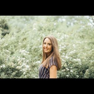 Meet your Posher, Elizabeth